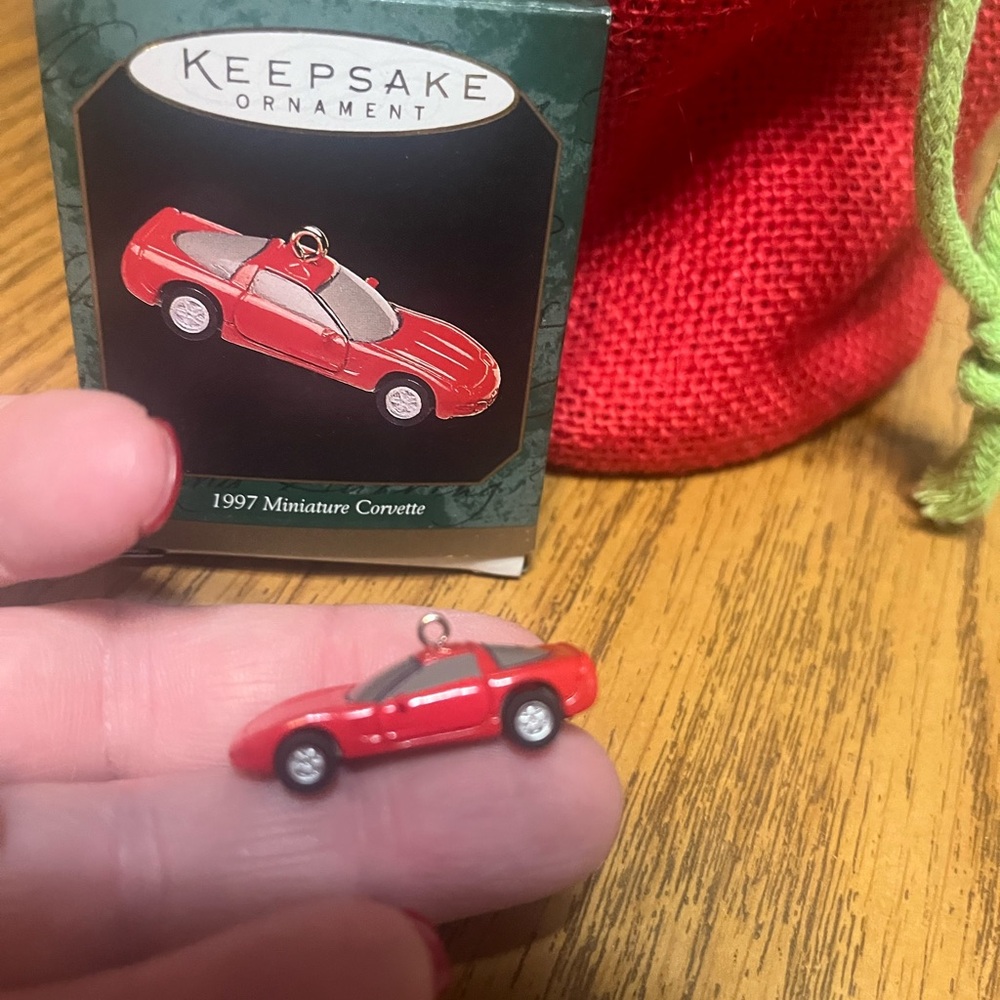 Keepsake by hallmark 1997 Miniature Corvette Ornament - Picture 2 of 6